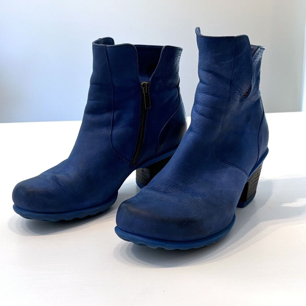 John Fluevog Women's Hopefuls Rosy Buffed Toe Blue Leather Booties US Size 8 - Picture 2 of 10